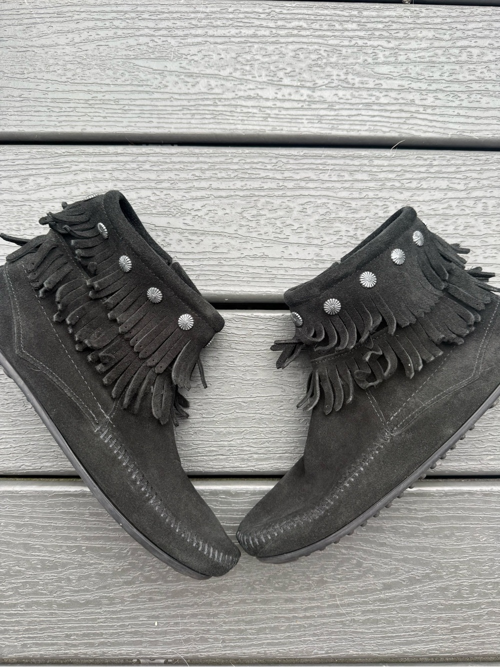 Minnetonka Double Fringe Black Suede Side Zip Ankle Moccasin Boots Size 10